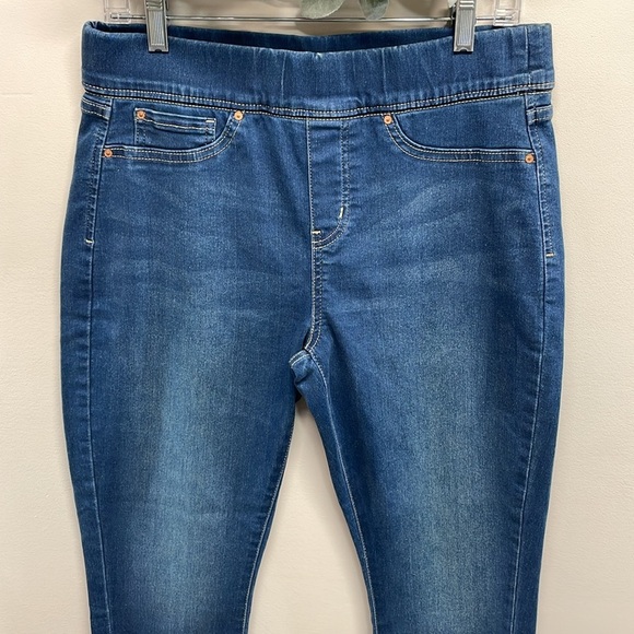 NWOT Levi Strauss Gold Signature Totally Shaping Pull On Skinny Denim Jeans 12S - Picture 2 of 16